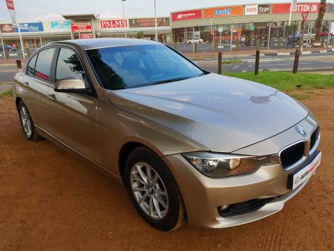 BMW - 320i