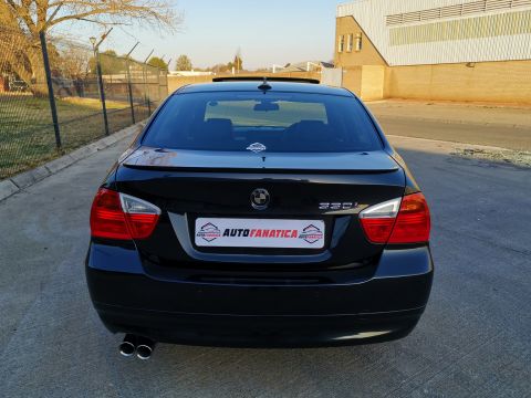 BMW - 330i Exclusive