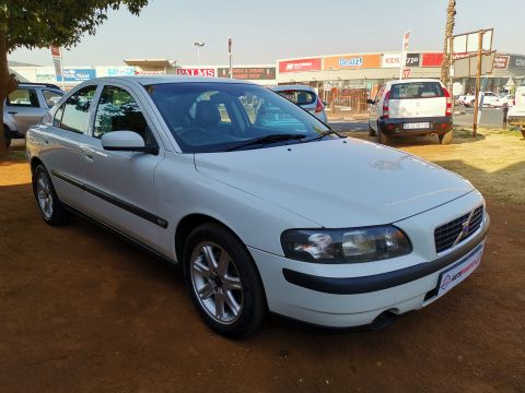 Volvo - S60 2.0T 