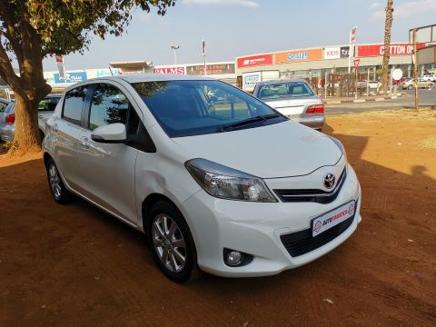 Toyota - Yaris 1.3 XR 