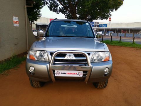 Mitsubishi - Pajero 3.2DiD GLS