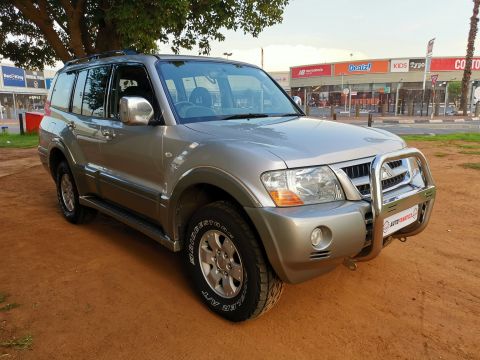 Mitsubishi - Pajero 3.2DiD GLS