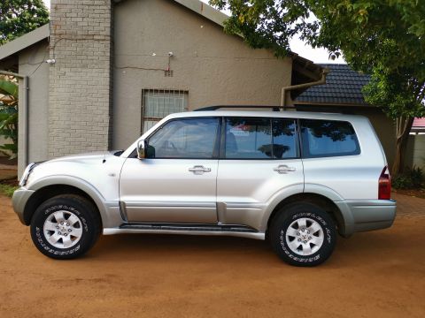 Mitsubishi - Pajero 3.2DiD GLS