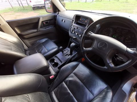 Mitsubishi - Pajero 3.2DiD GLS