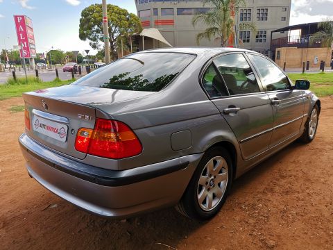 BMW - 318i E46