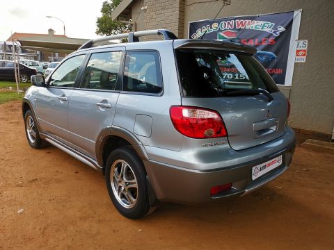 Mitsubishi - Outlander 2.4GLS