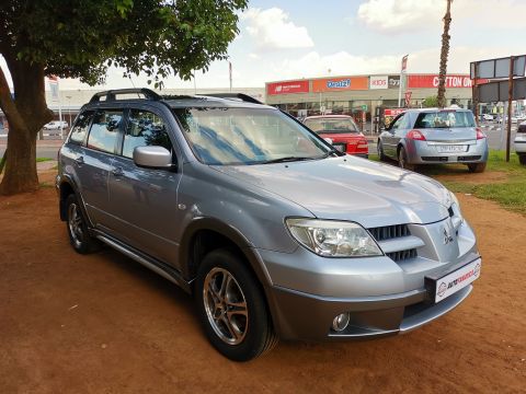 Mitsubishi - Outlander 2.4GLS