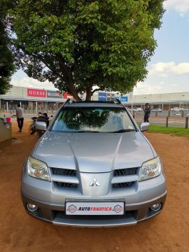 Mitsubishi - Outlander 2.4GLS