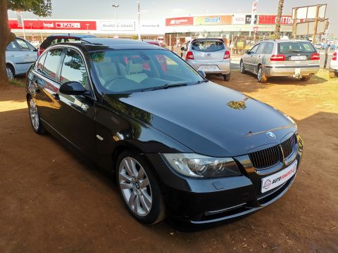 BMW - 330i Exclusive Pack 