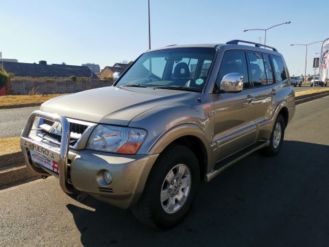 Mitsubishi - Pajero 3.2DiD GLS