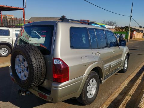 Mitsubishi - Pajero 3.2DiD GLS