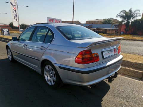 BMW - 325i Automatic 