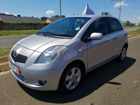 Toyota - Yaris Spirit 1.3VVTi Automatic