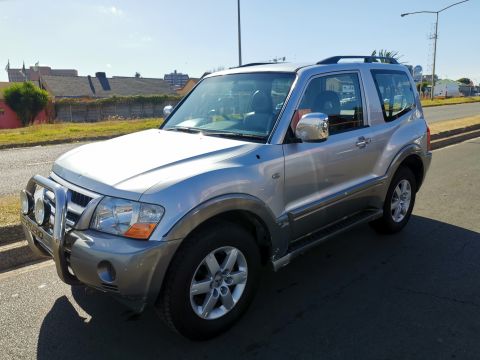 Mitsubishi - Pajero 3.2DiD GLS