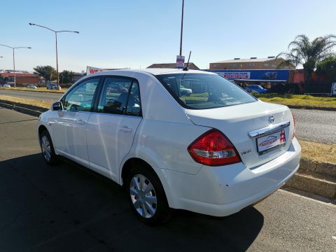 Nissan - Tiida 1.6i