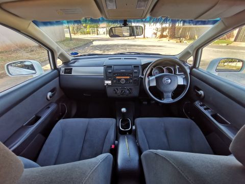 Nissan - Tiida 1.6i