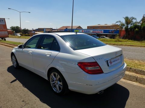 Mercedes-Benz -  C200 Avantgarde 