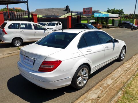 Mercedes-Benz -  C200 Avantgarde 