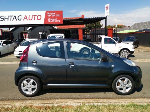 Peugeot - 107