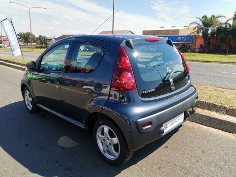 Peugeot - 107