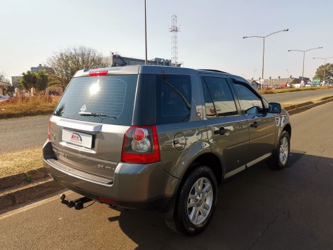 Land Rover - Freelander 2 SE TD4