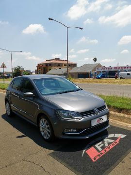 Volkswagen - Polo 1.2TSI Highline DSG