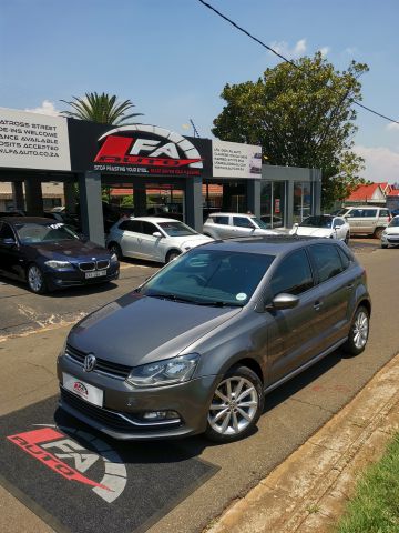 Volkswagen - Polo 1.2TSI Highline DSG