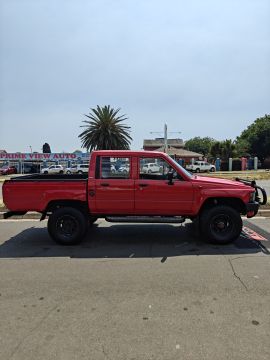 Toyota - Hilux 2.2 Double Cab 4x4