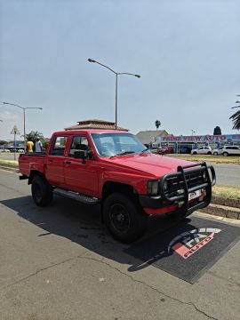 Toyota - Hilux 2.2 Double Cab 4x4