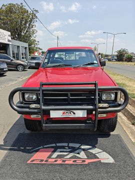 Toyota - Hilux 2.2 Double Cab 4x4