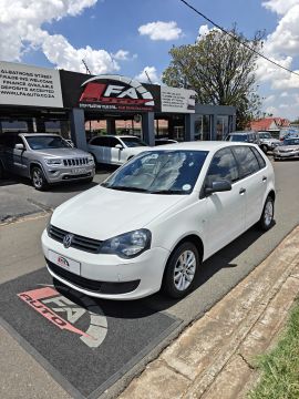 Volkswagen - Polo Vivo 
