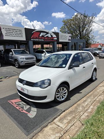 Volkswagen - Polo Vivo 