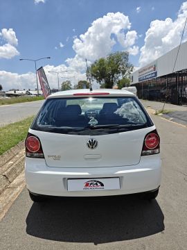 Volkswagen - Polo Vivo 