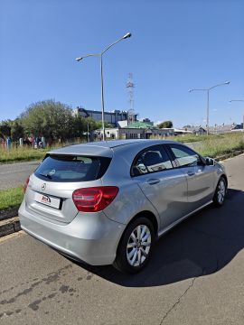 Mercedes-Benz - A180