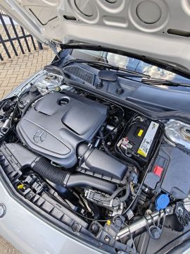 Mercedes-Benz - A180