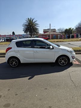 Hyundai - i20 1.4 Fluid
